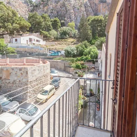 Domus Aurea San Vito House