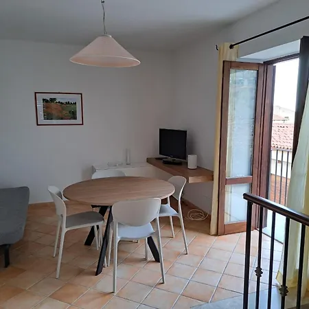 Domus Aurea San Vito House * チェファル