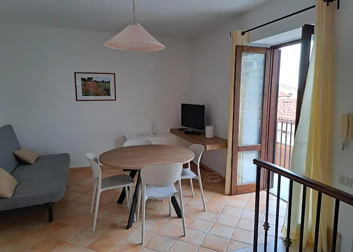 Domus Aurea San Vito House * 切法卢